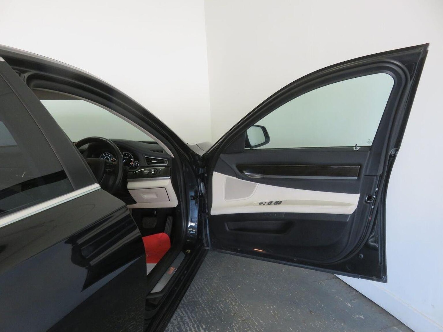 Used BMW 7 Series 2013 for sale - 77938007: Photo 24