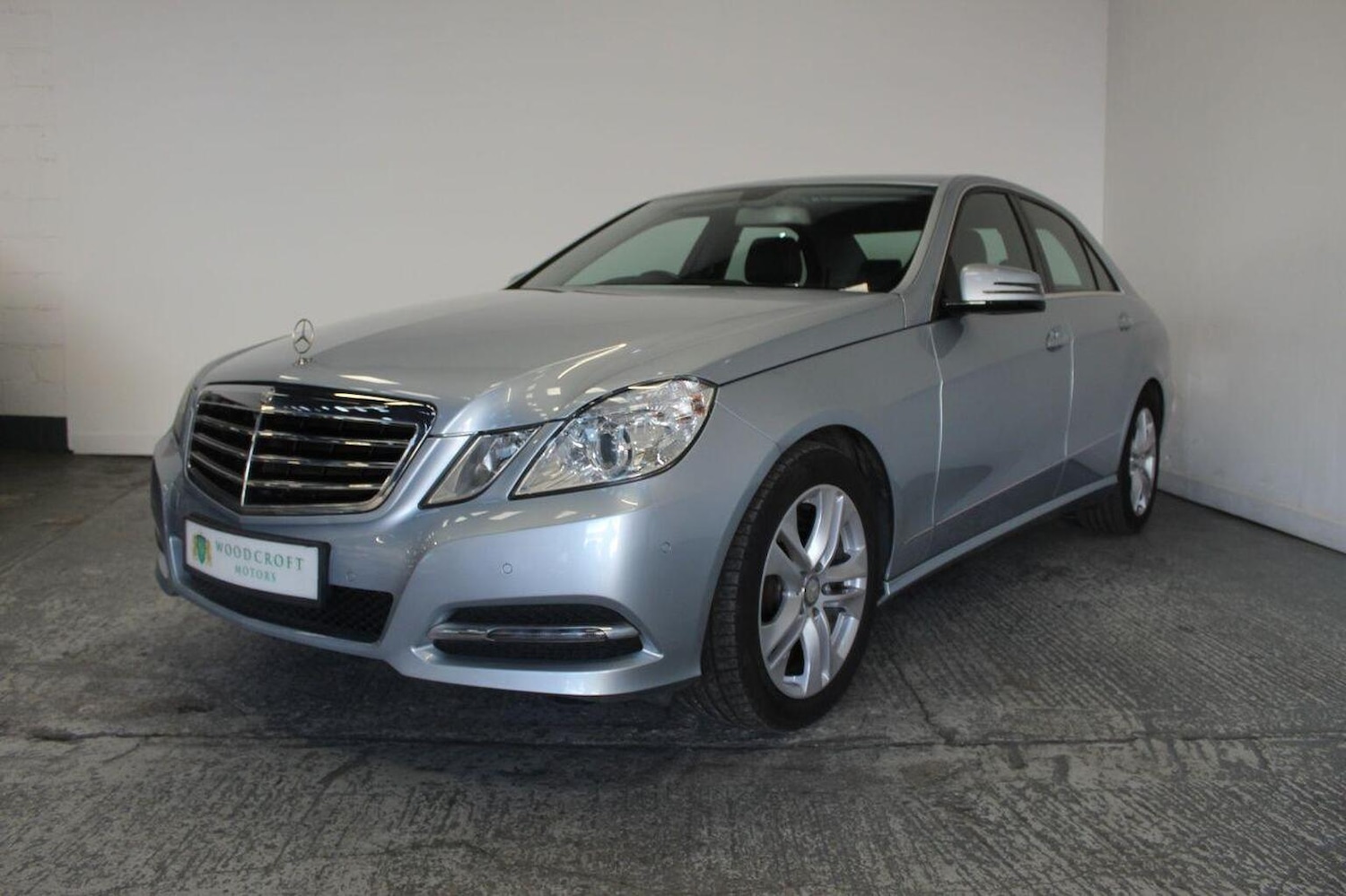 Used Mercedes-Benz E Class 2013 for sale - 76252349: Photo 2