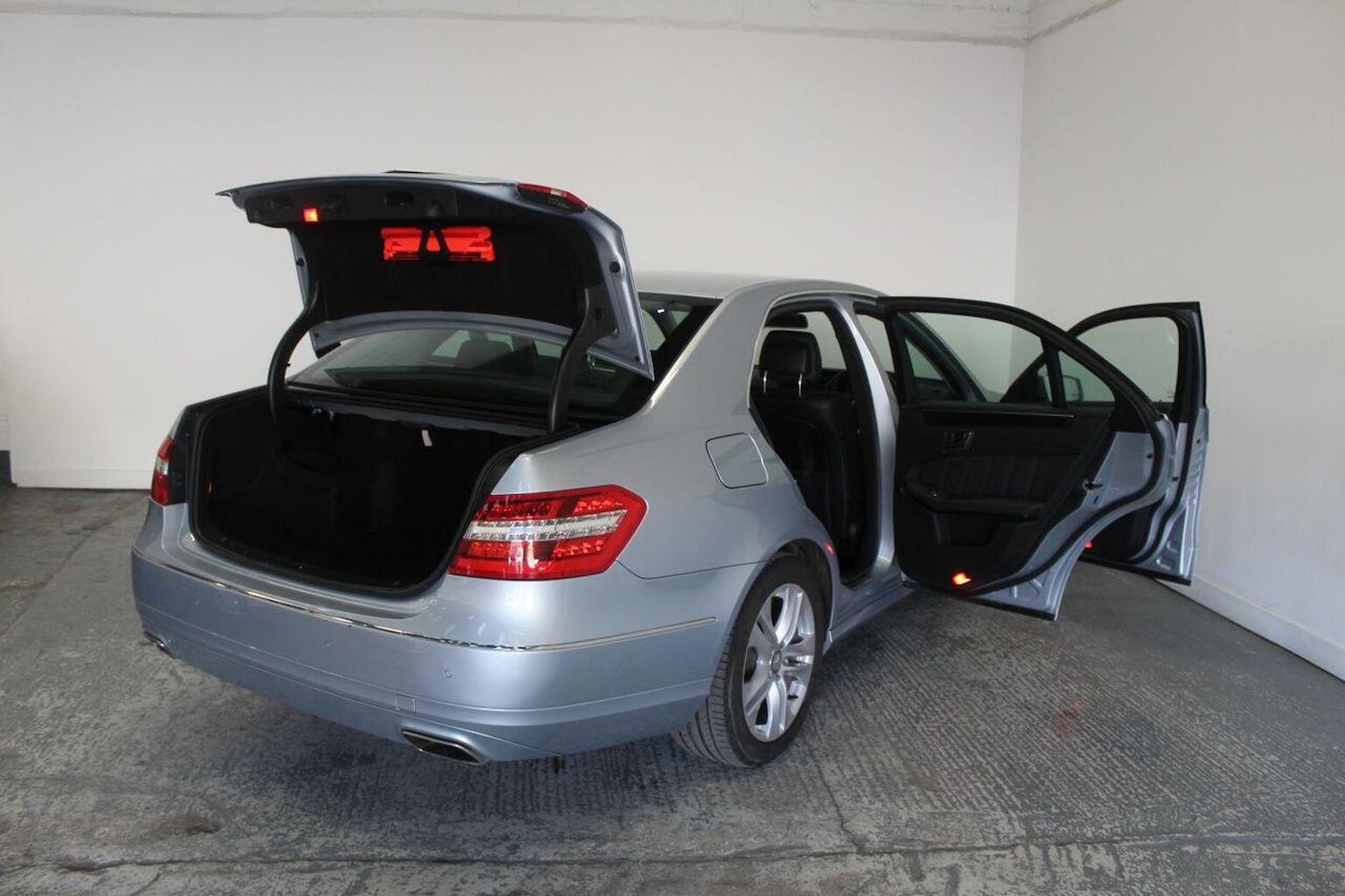 Used Mercedes-Benz E Class 2013 for sale - 76252349: Photo 22