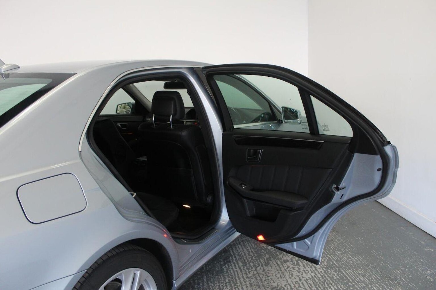 Used Mercedes-Benz E Class 2013 for sale - 76252349: Photo 26