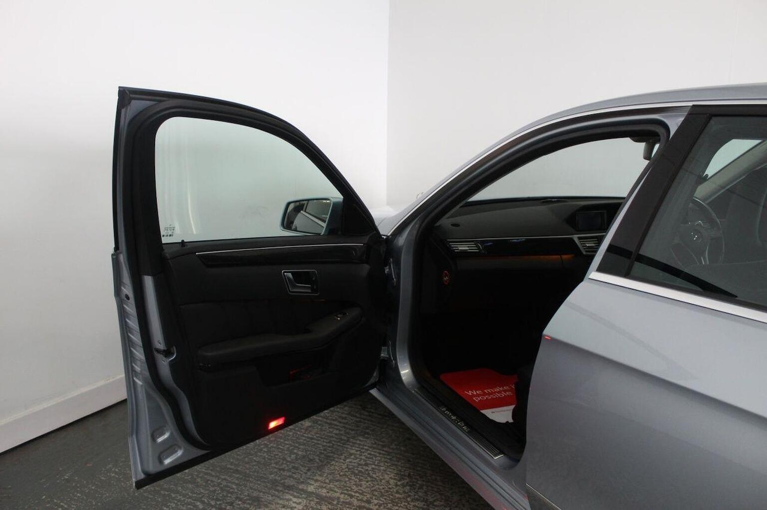 Used Mercedes-Benz E Class 2013 for sale - 76252349: Photo 27