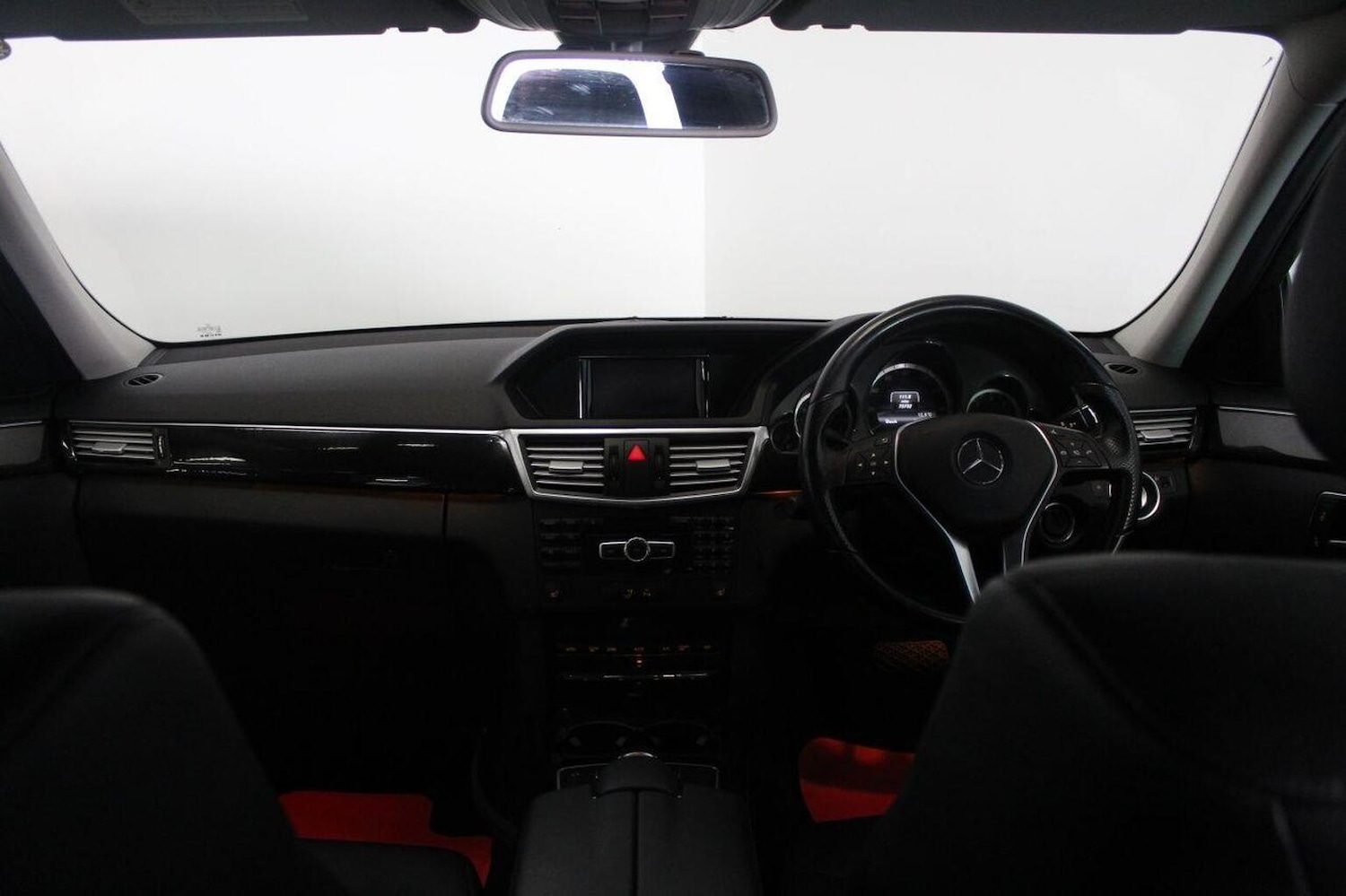 Used Mercedes-Benz E Class 2013 for sale - 76252349: Photo 29