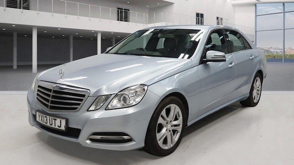 Used Mercedes-Benz E Class 2013 for sale - 76252349: Photo 2