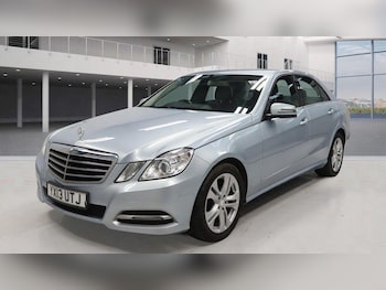 Used Mercedes-Benz E Class 2013 for sale - 76252349: Photo 2