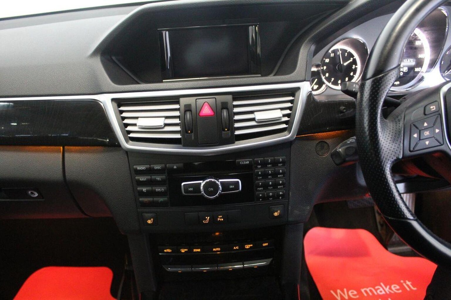 Used Mercedes-Benz E Class 2013 for sale - 76252349: Photo 33