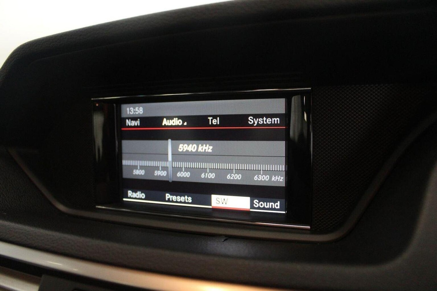 Used Mercedes-Benz E Class 2013 for sale - 76252349: Photo 36