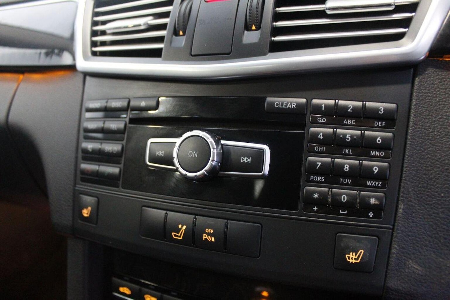 Used Mercedes-Benz E Class 2013 for sale - 76252349: Photo 39