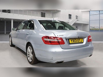 Used Mercedes-Benz E Class 2013 for sale - 76252349: Photo 4