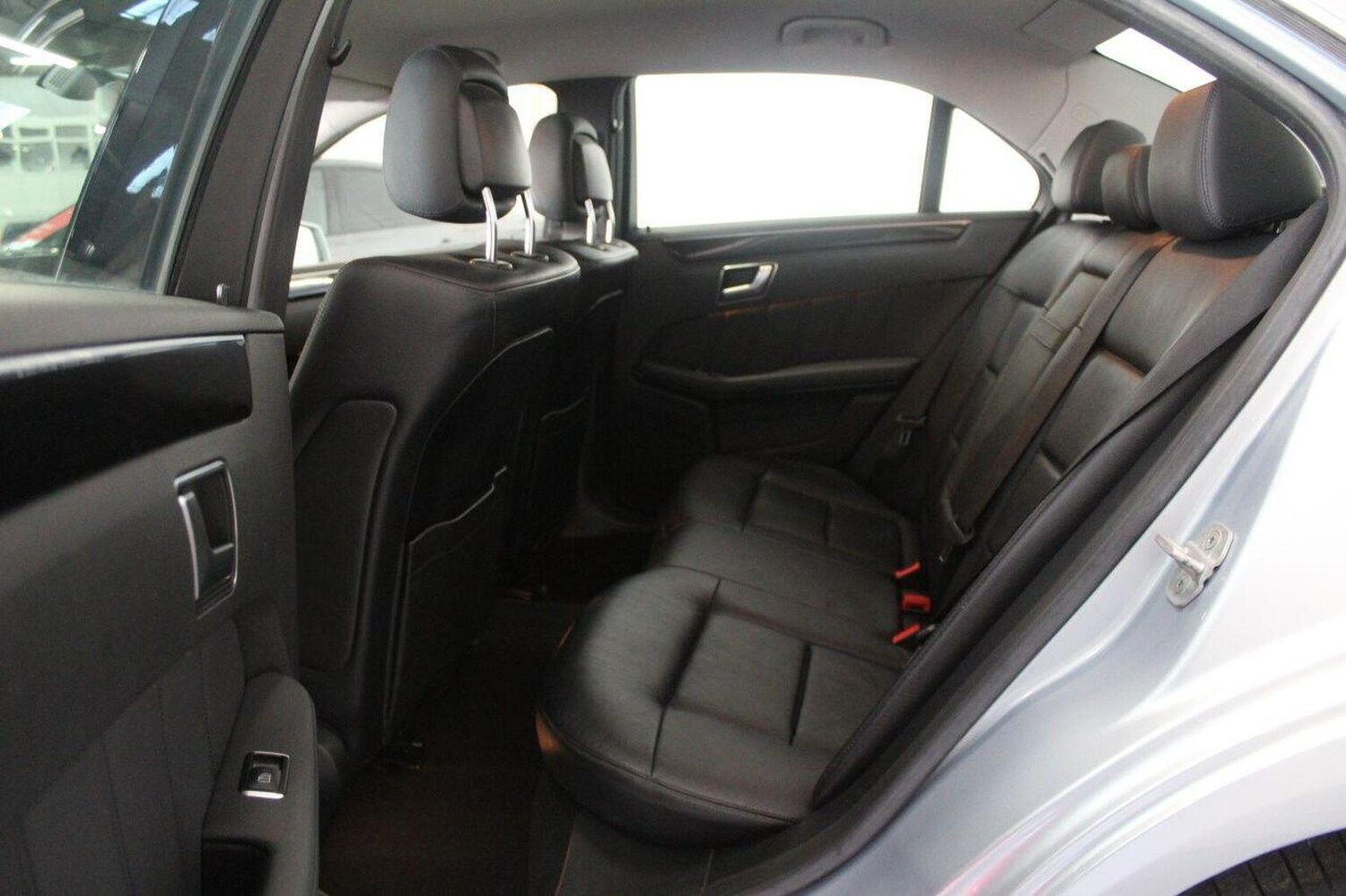 Used Mercedes-Benz E Class 2013 for sale - 76252349: Photo 51