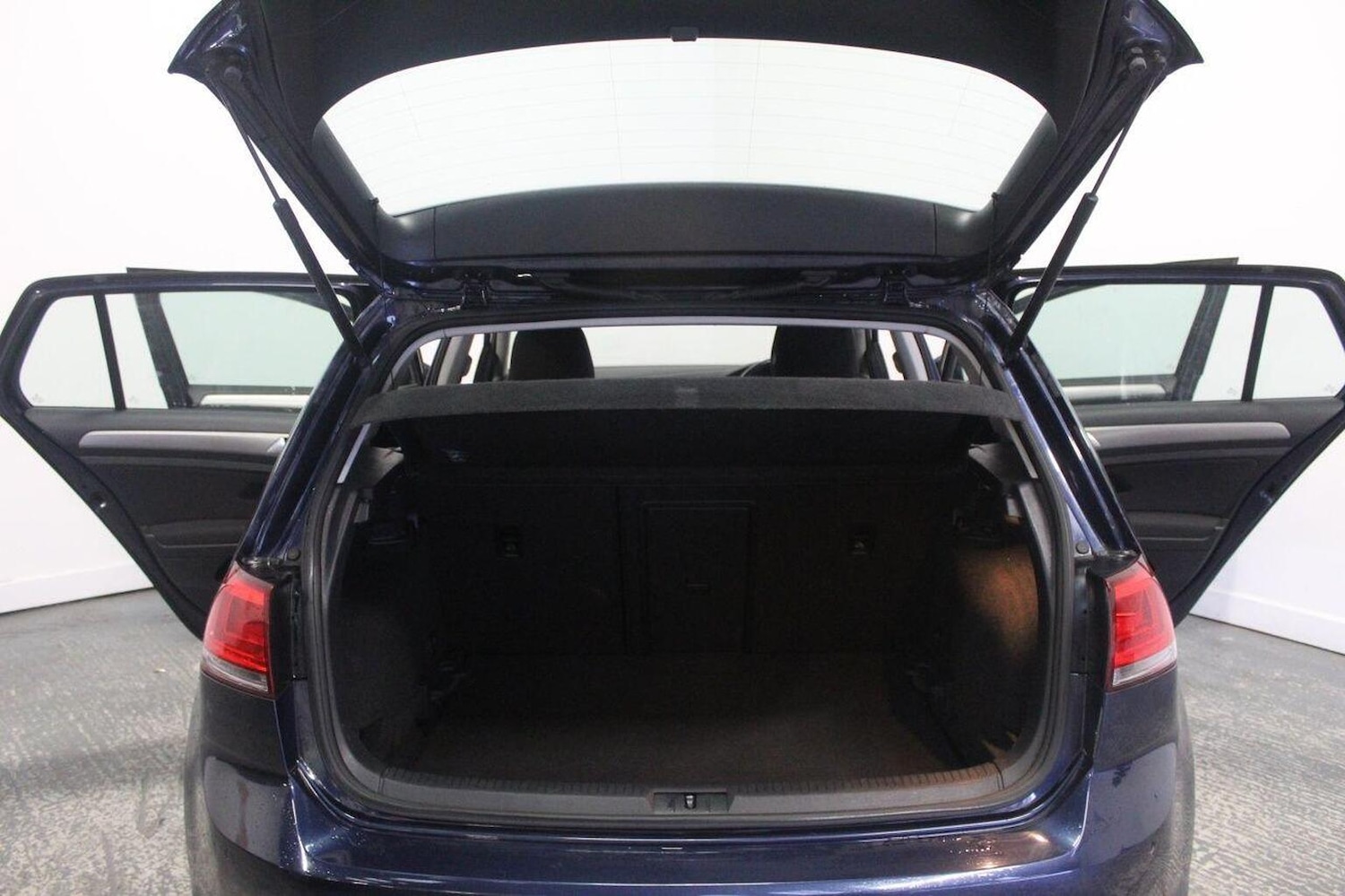 Used Volkswagen Golf 2015 for sale - 77968606: Photo 24