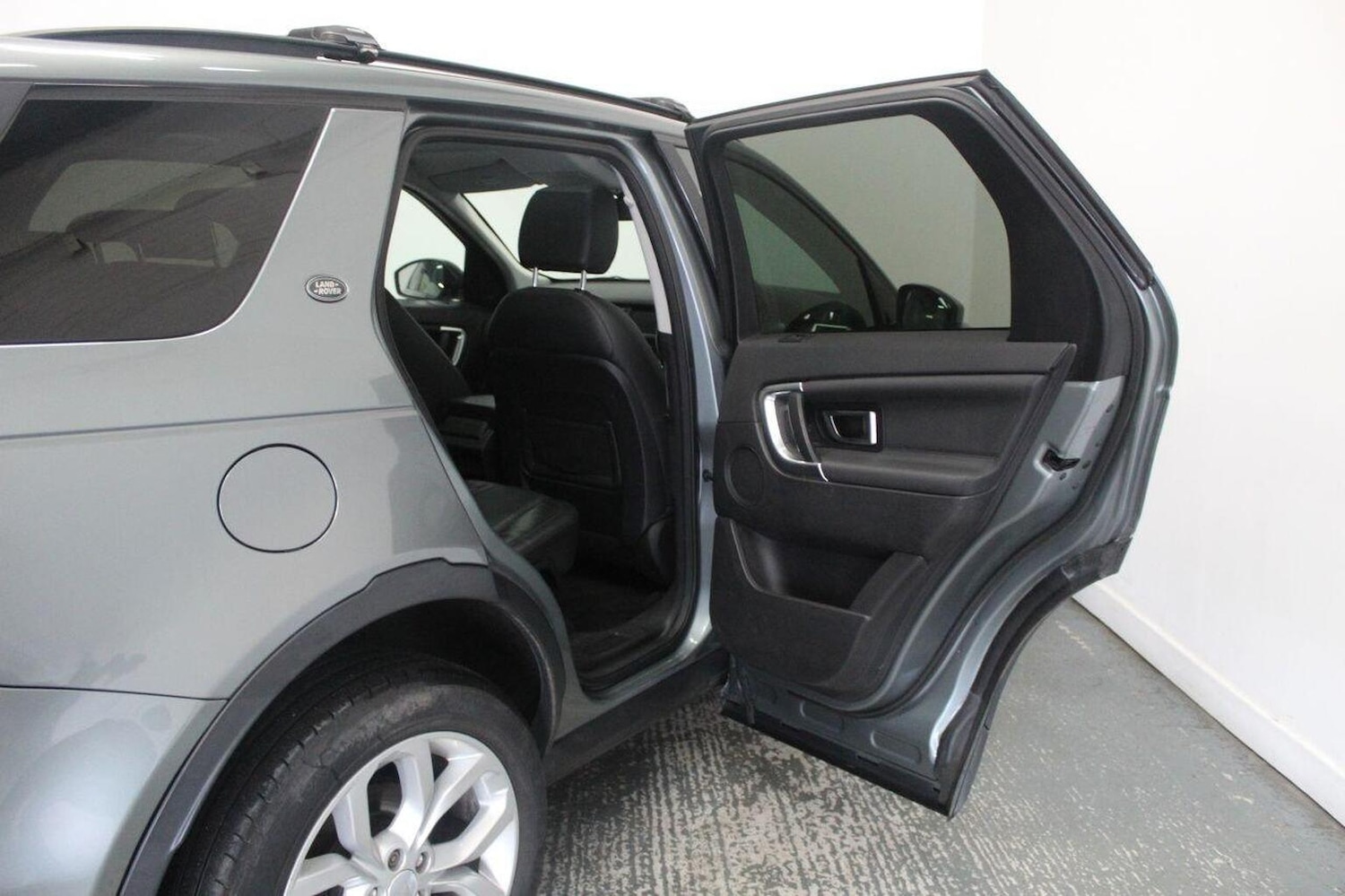 Used Land Rover Discovery Sport 2015 for sale - 76769468: Photo 28