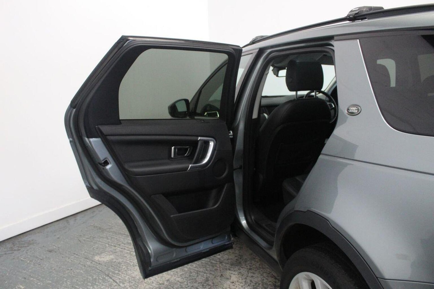 Used Land Rover Discovery Sport 2015 for sale - 76769468: Photo 30