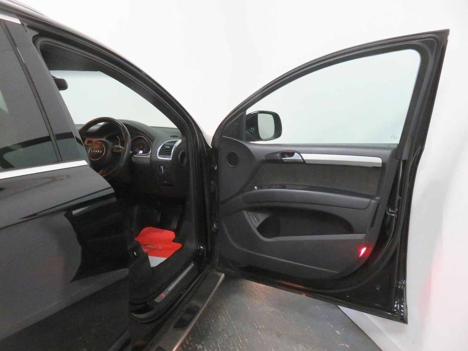 Used Audi Q7 2013 for sale - 76793682: Photo 25