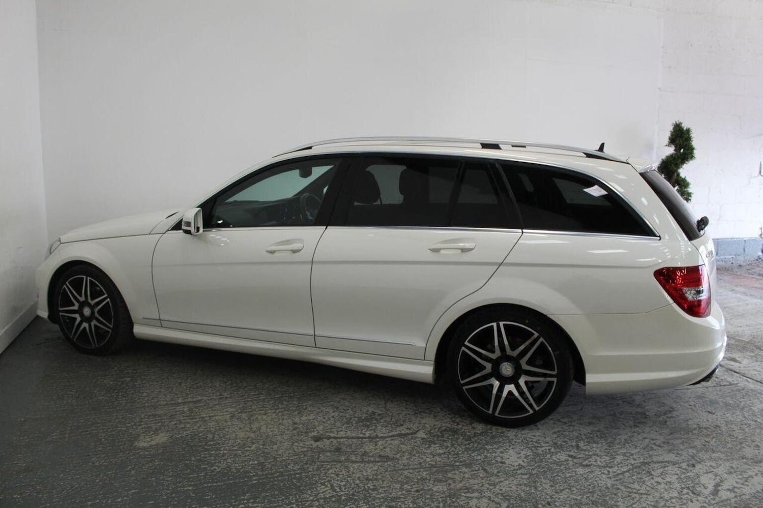 Used Mercedes-Benz C Class 2012 for sale - 76358158: Photo 10