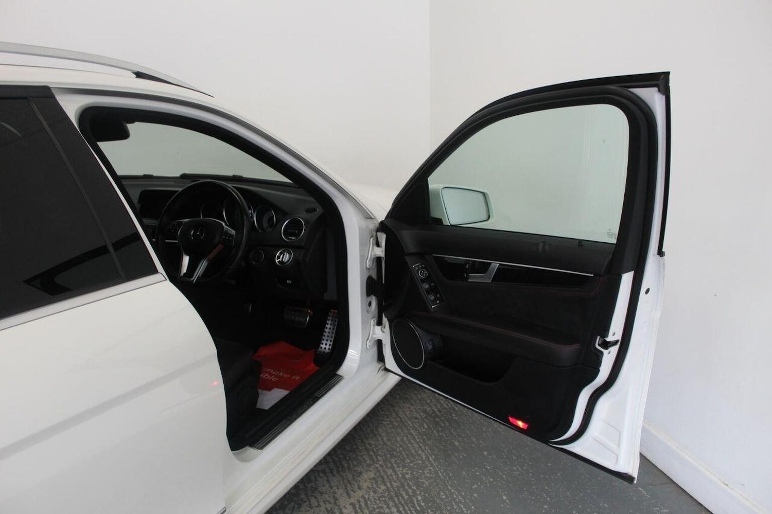 Used Mercedes-Benz C Class 2012 for sale - 76358158: Photo 26