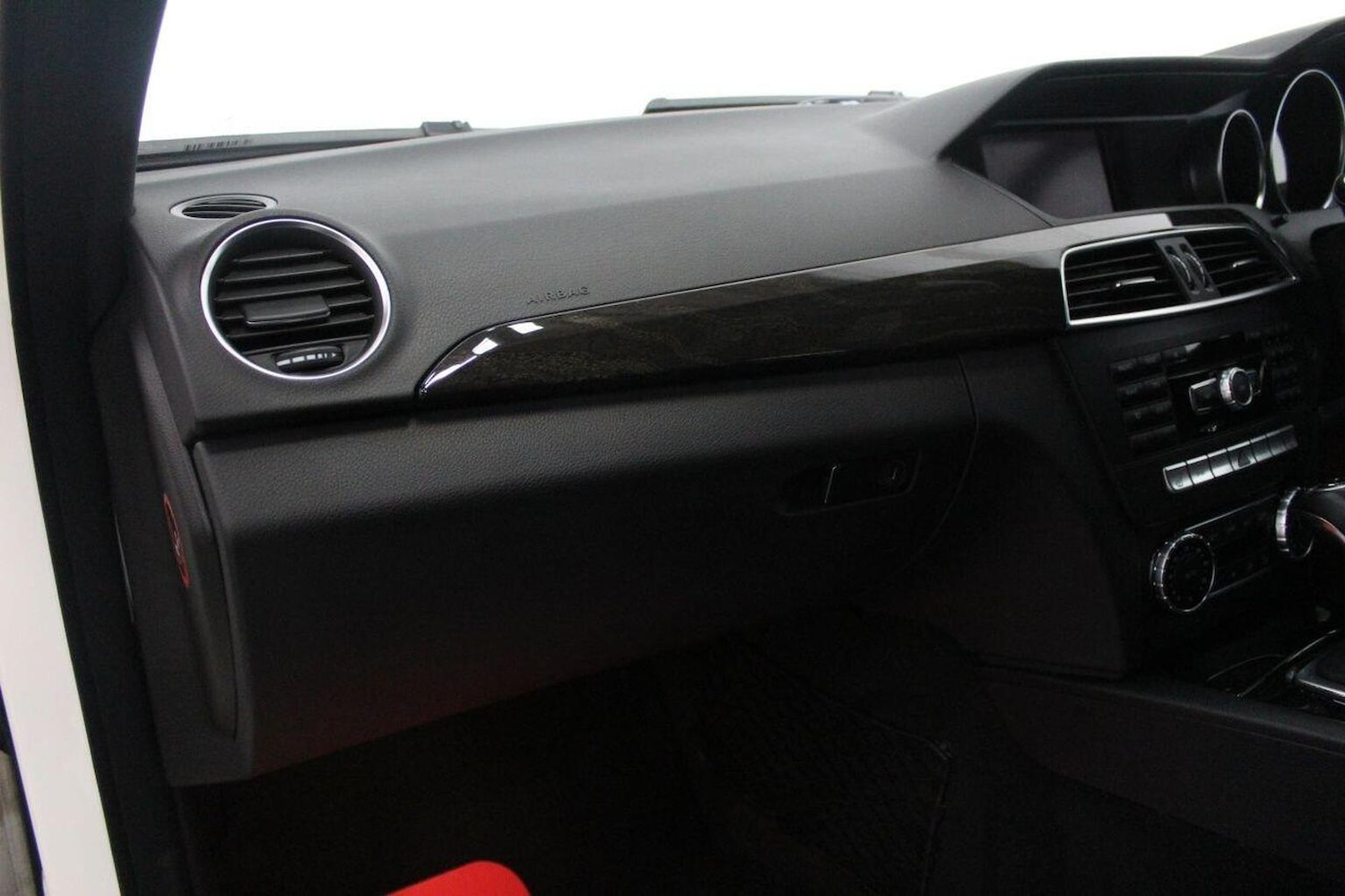 Used Mercedes-Benz C Class 2012 for sale - 76358158: Photo 32