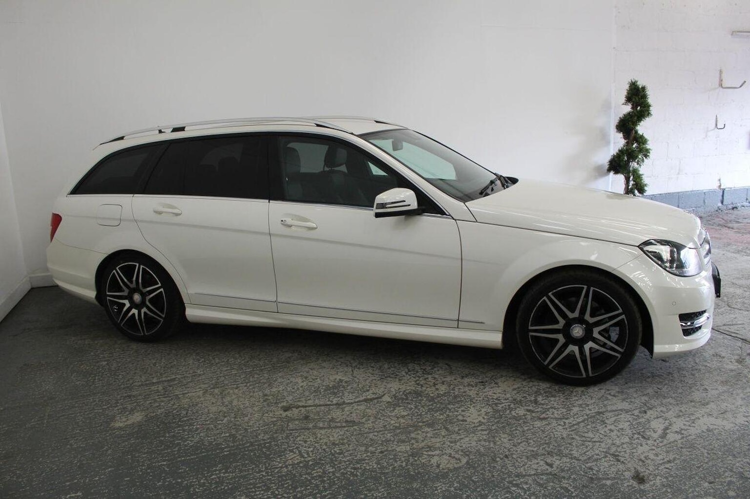 Used Mercedes-Benz C Class 2012 for sale - 76358158: Photo 4