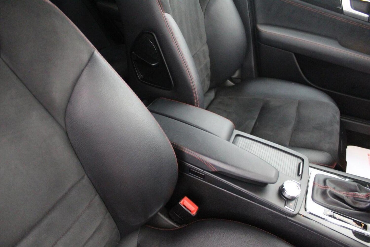 Used Mercedes-Benz C Class 2012 for sale - 76358158: Photo 44