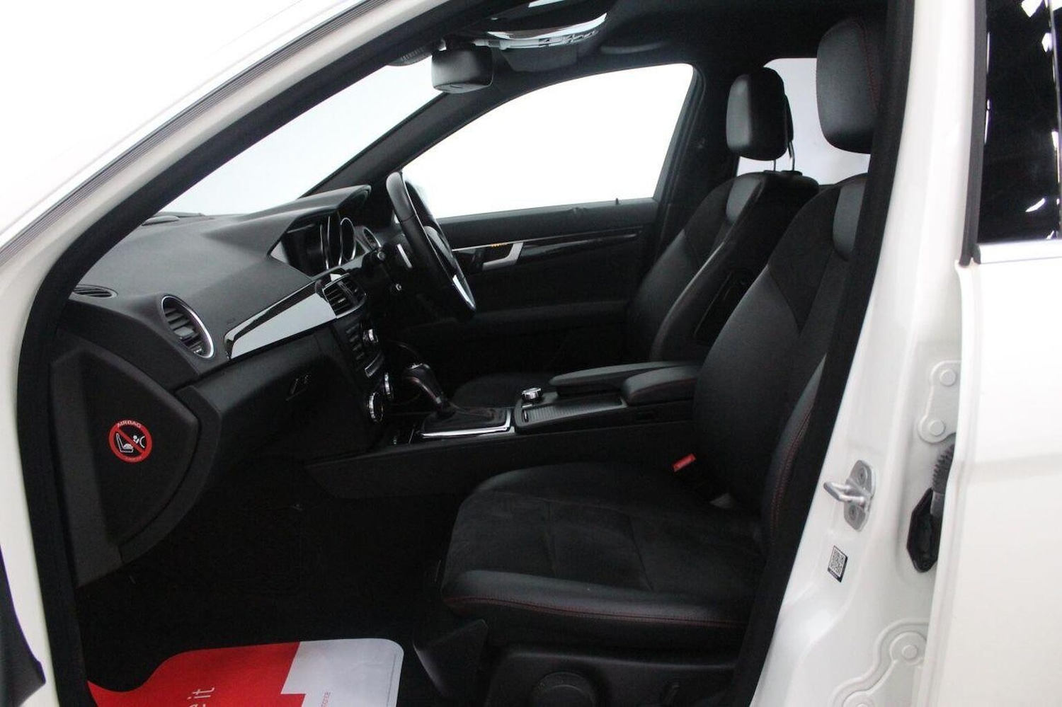 Used Mercedes-Benz C Class 2012 for sale - 76358158: Photo 51