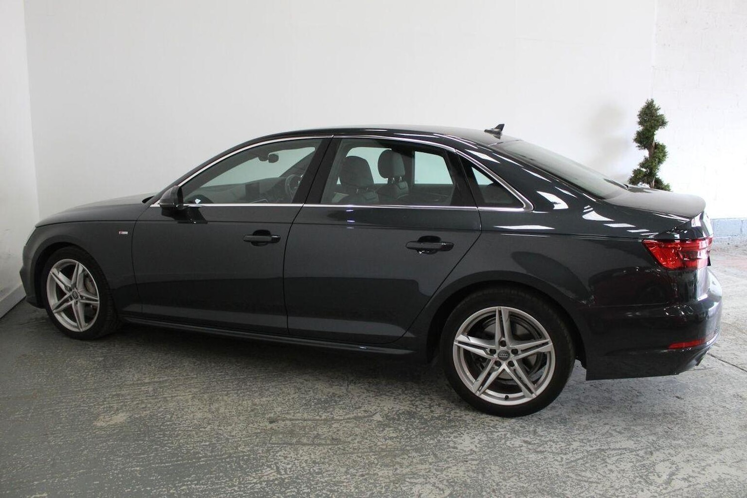 Used Audi A4 2016 for sale - 77937954: Photo 10