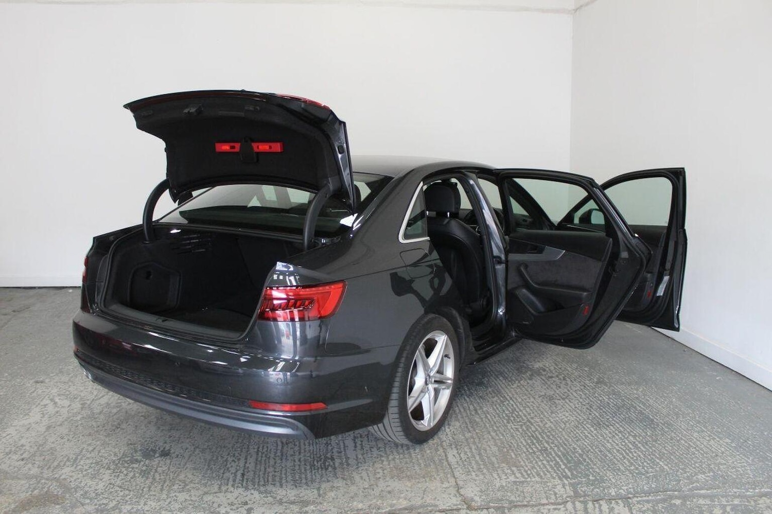 Used Audi A4 2016 for sale - 77937954: Photo 22