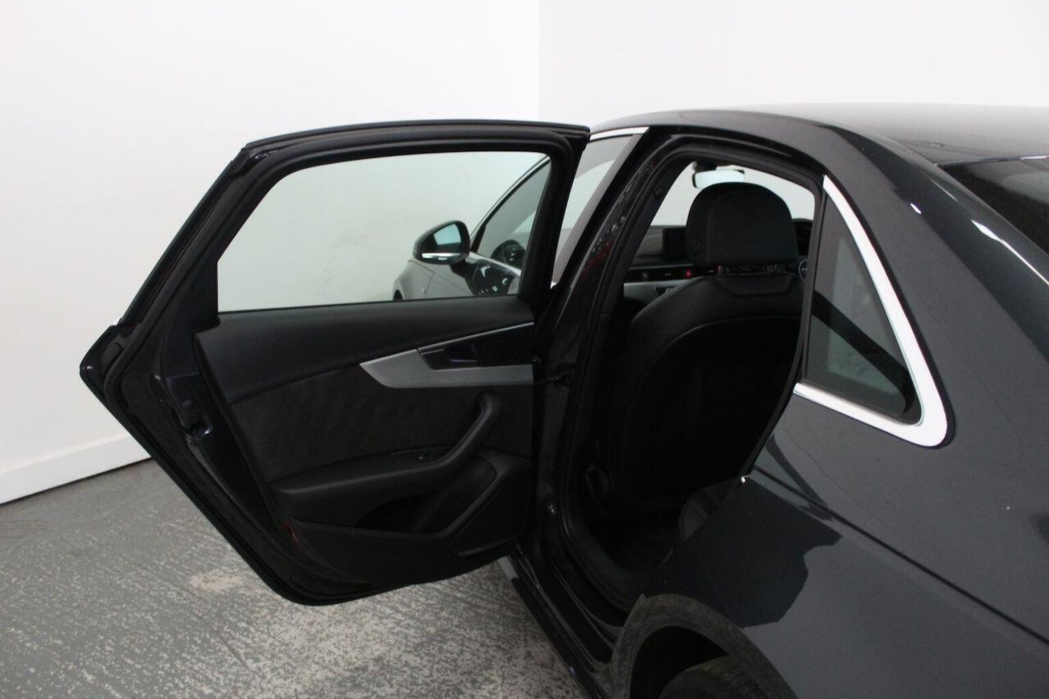 Used Audi A4 2016 for sale - 77937954: Photo 28