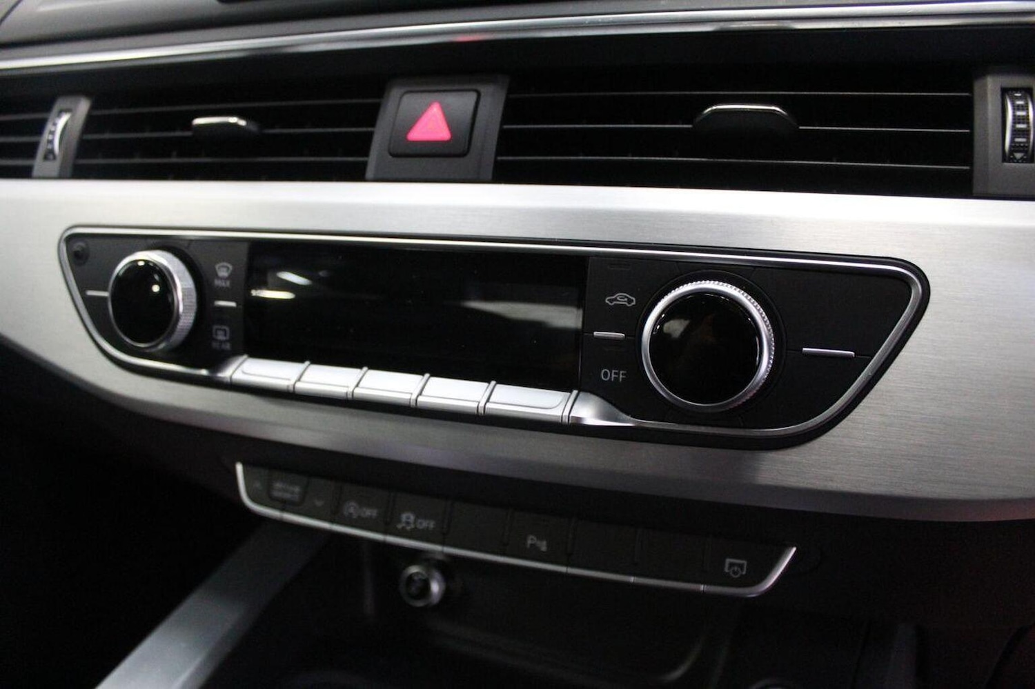 Used Audi A4 2016 for sale - 77937954: Photo 42