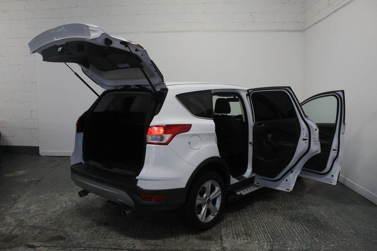 Used Ford Kuga 2015 for sale - 76863846: Photo 20