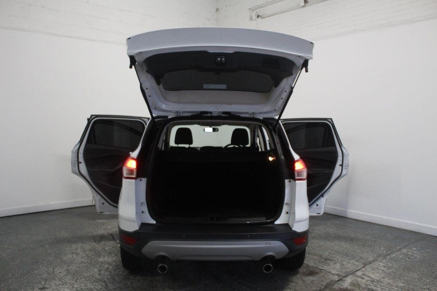 Used Ford Kuga 2015 for sale - 76863846: Photo 21