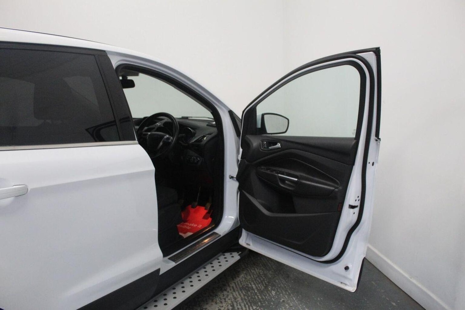 Used Ford Kuga 2015 for sale - 76863846: Photo 23