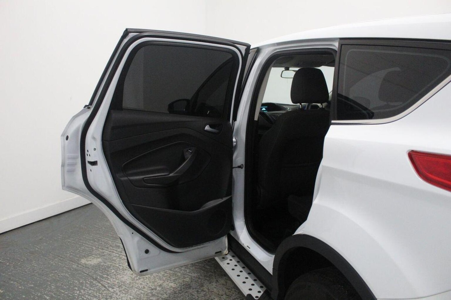 Used Ford Kuga 2015 for sale - 76863846: Photo 26