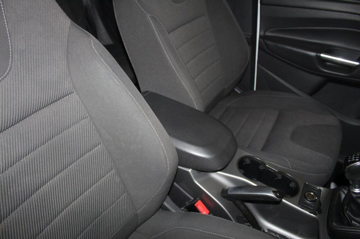 Used Ford Kuga 2015 for sale - 76863846: Photo 43