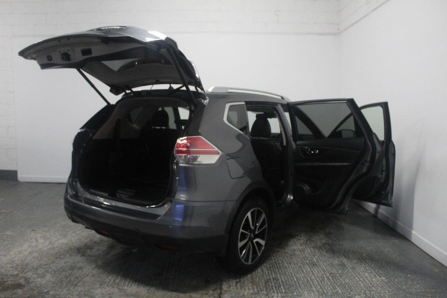 Used Nissan X-Trail 2015 for sale - 77937812: Photo 24