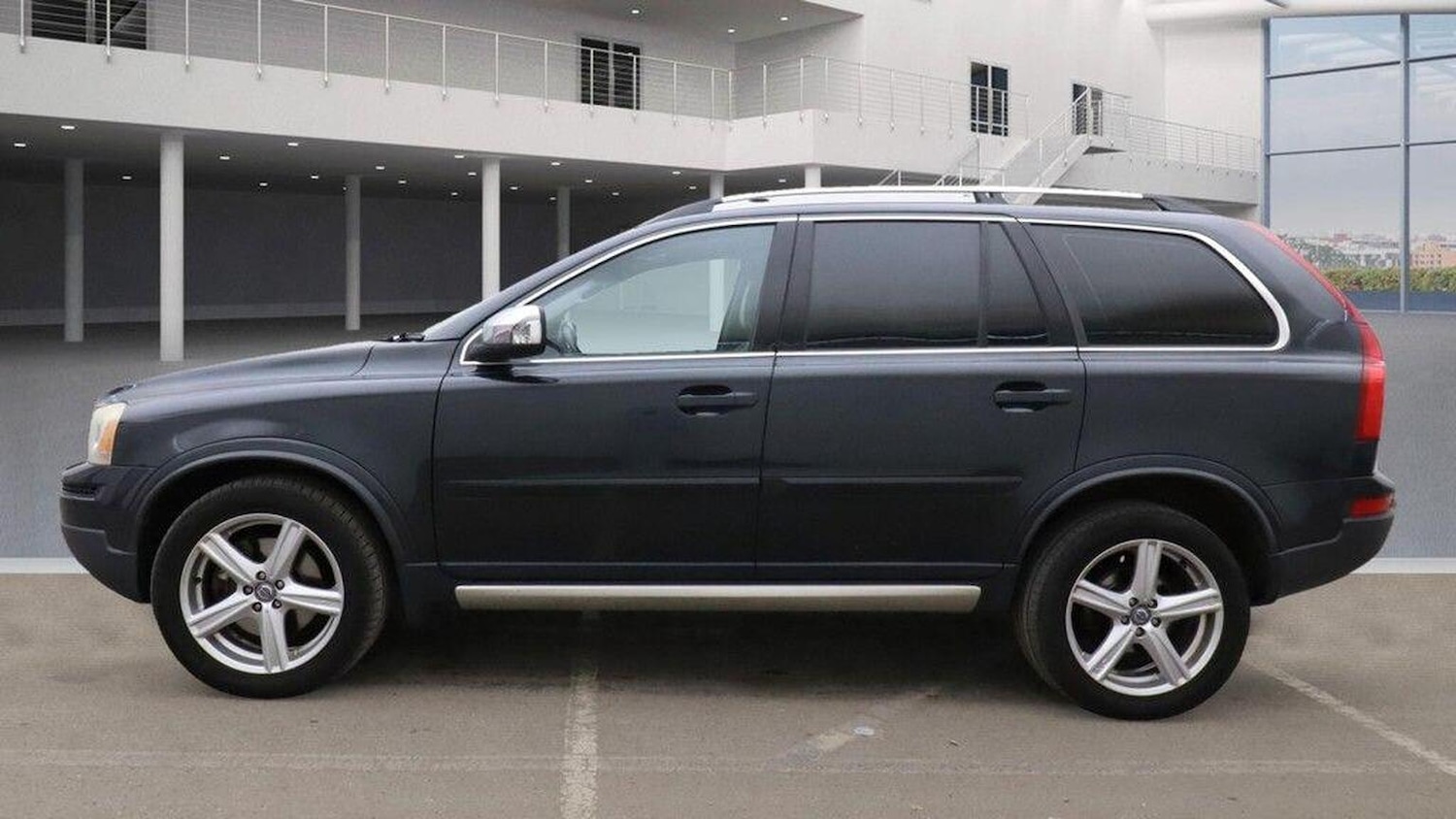 Used Volvo XC90 2011 for sale - 76692811: Photo 11