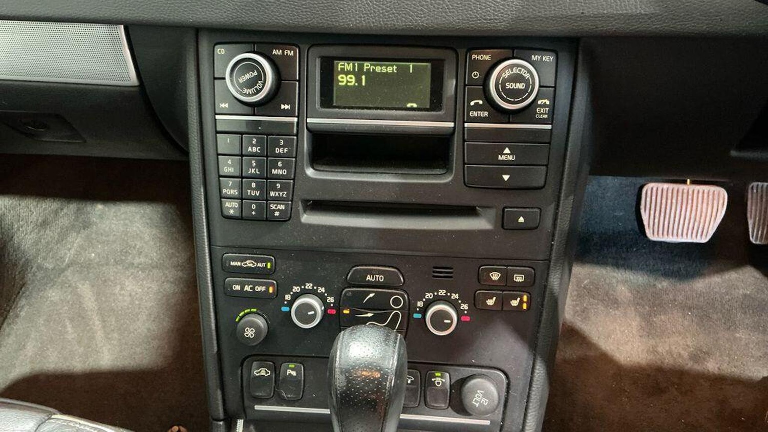 Used Volvo XC90 2011 for sale - 76692811: Photo 16