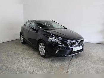 Used Volvo V40 2015 for sale - 79558246: Photo