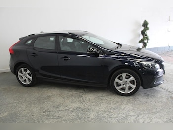 Used Volvo V40 2015 for sale - 79558246: Photo