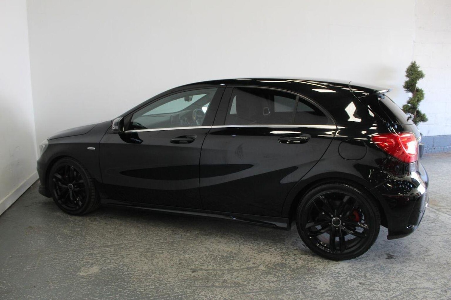 Used Mercedes-Benz A-Class 2013 for sale - 77453361: Photo 10