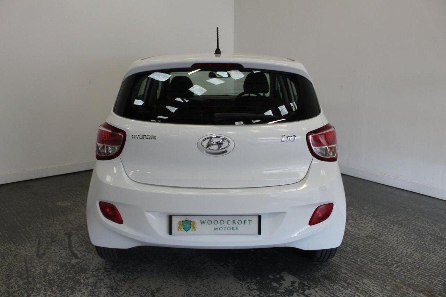 Used Hyundai i10 2014 for sale - 76793837: Photo 14
