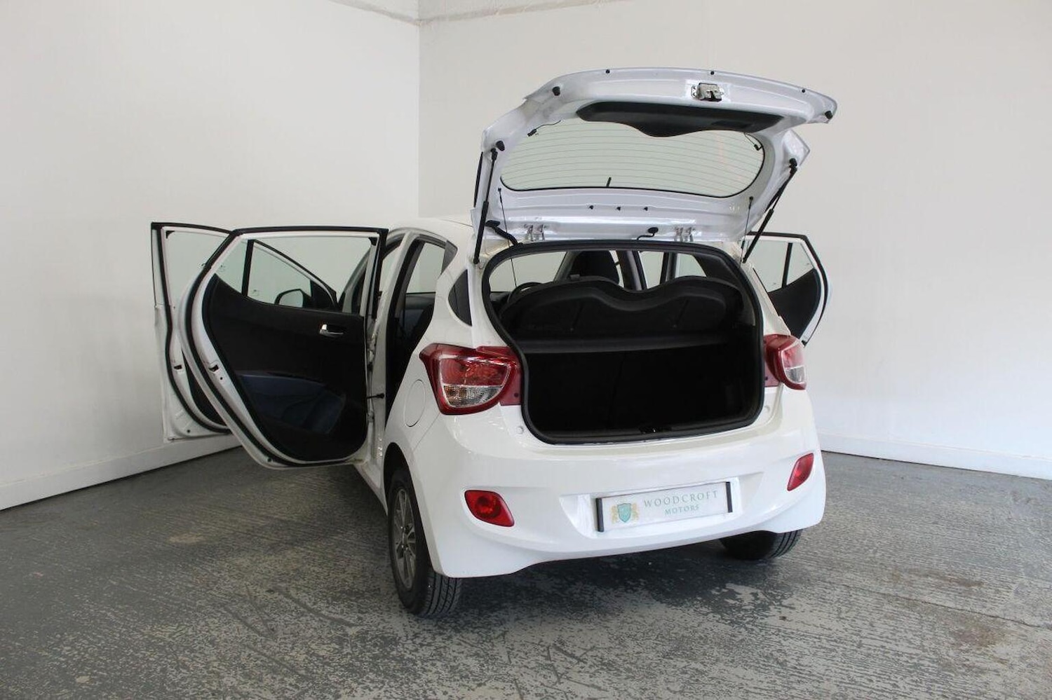 Used Hyundai i10 2014 for sale - 76793837: Photo 19