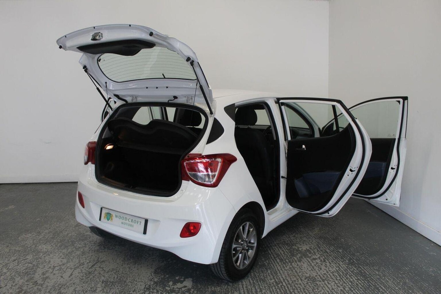 Used Hyundai i10 2014 for sale - 76793837: Photo 20