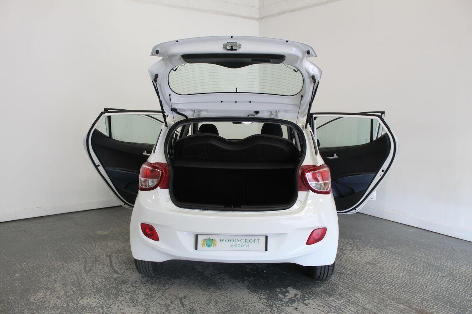 Used Hyundai i10 2014 for sale - 76793837: Photo 21