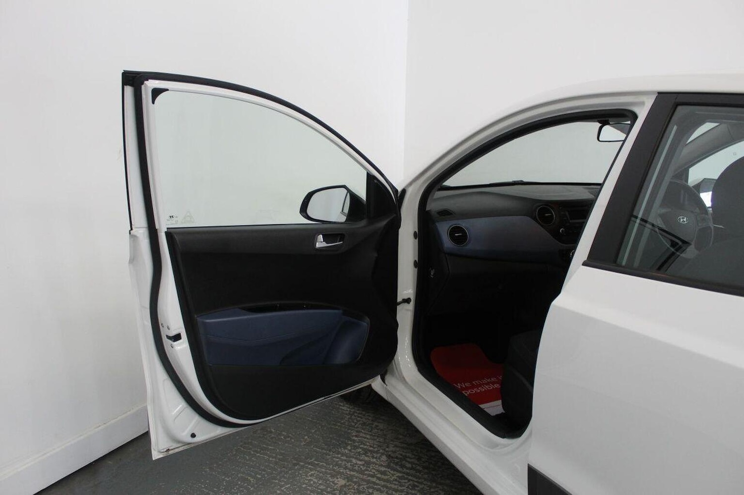 Used Hyundai i10 2014 for sale - 76793837: Photo 25