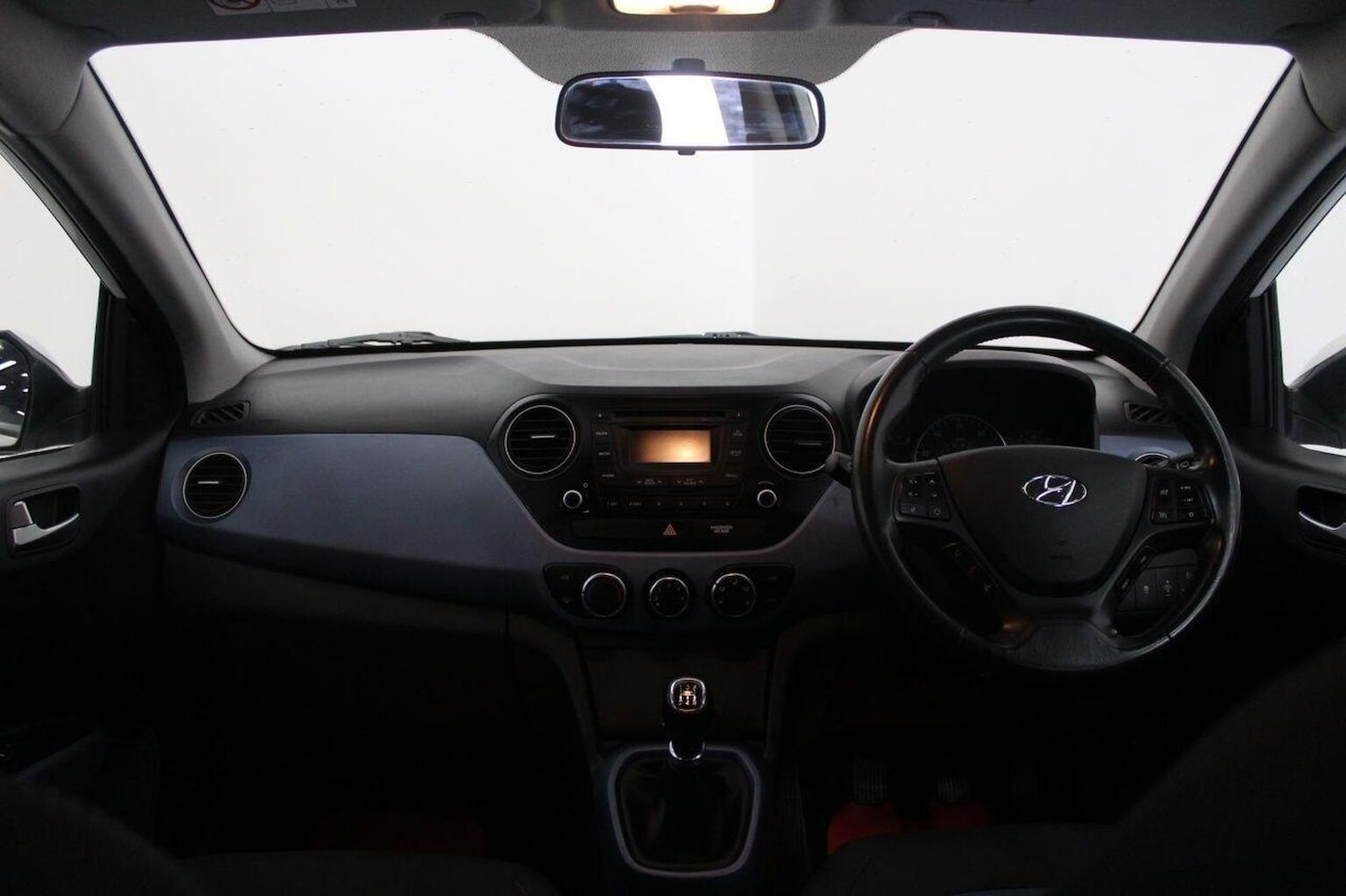 Used Hyundai i10 2014 for sale - 76793837: Photo 27