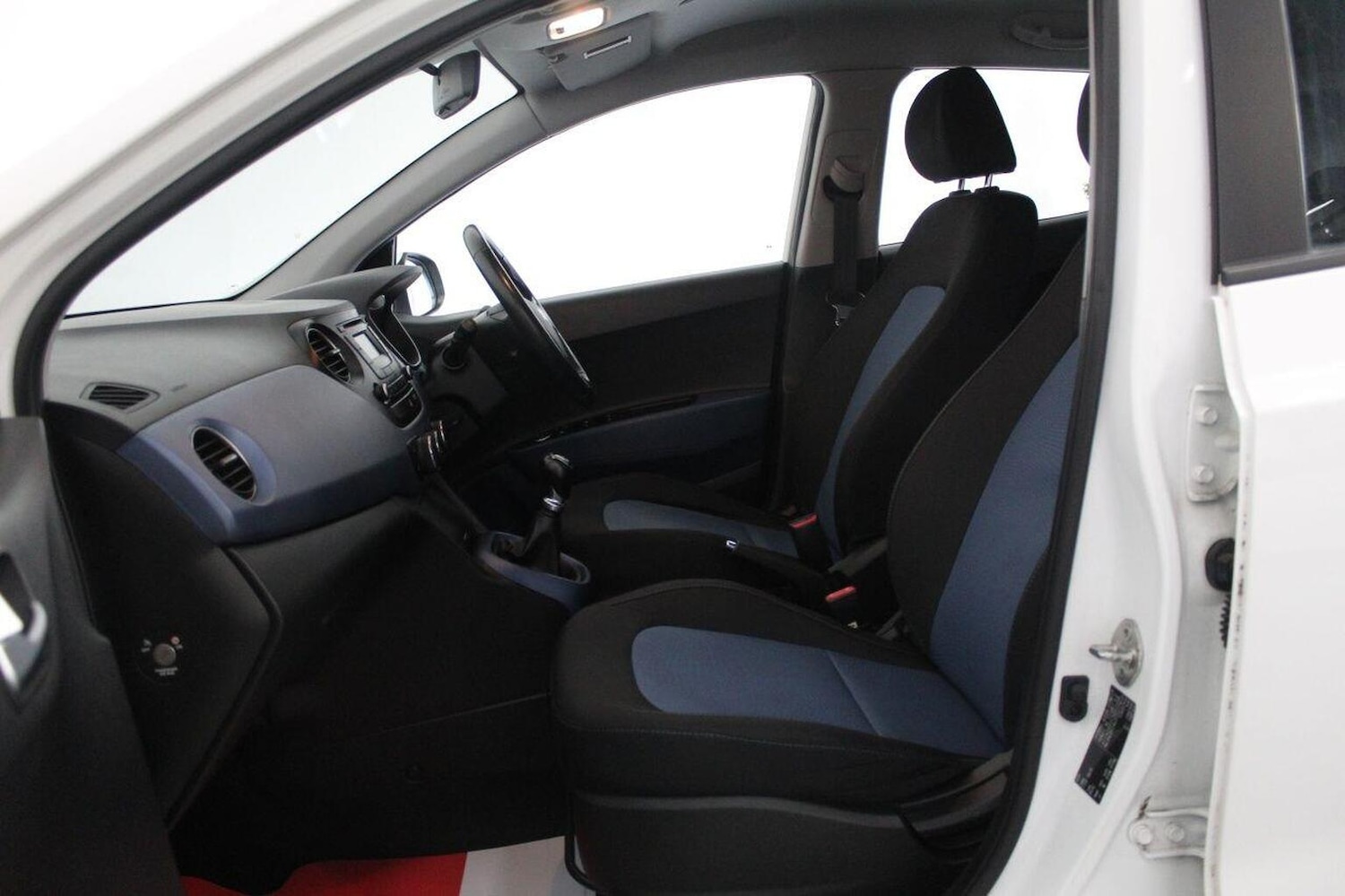 Used Hyundai i10 2014 for sale - 76793837: Photo 46