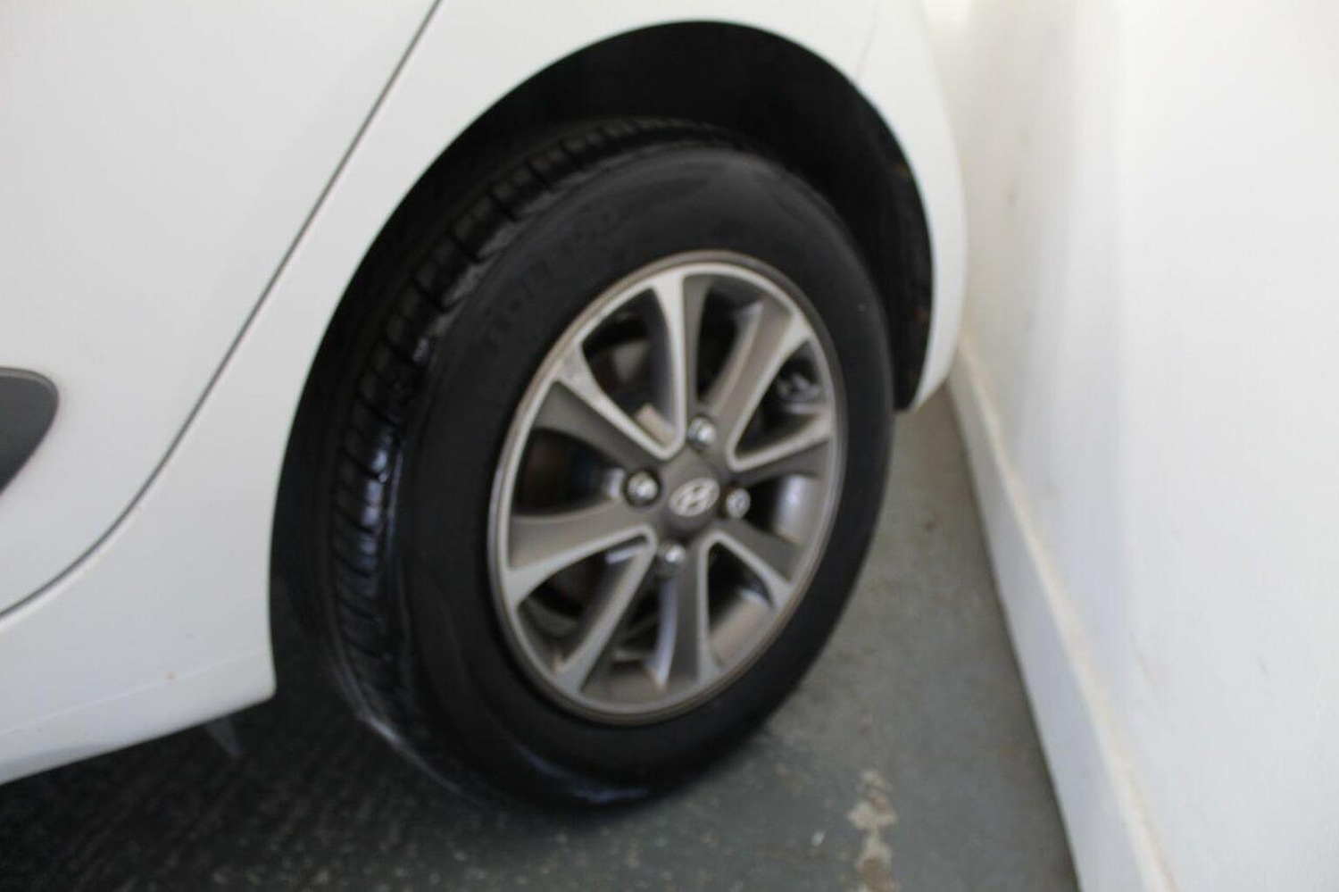 Used Hyundai i10 2014 for sale - 76793837: Photo 53