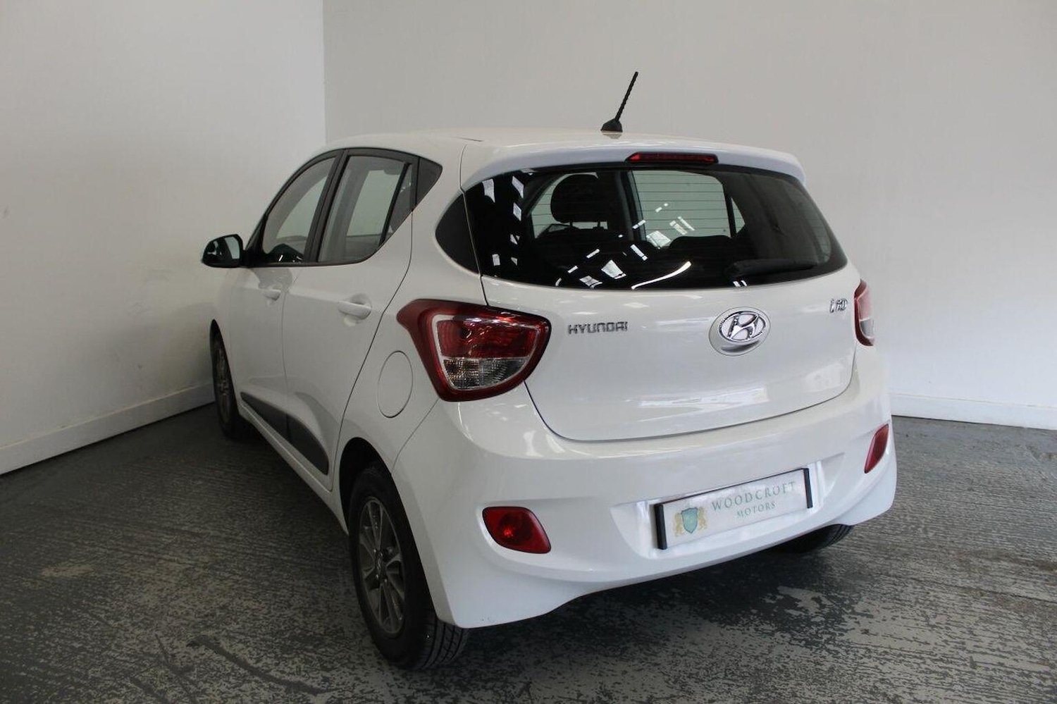 Used Hyundai i10 2014 for sale - 76793837: Photo 7