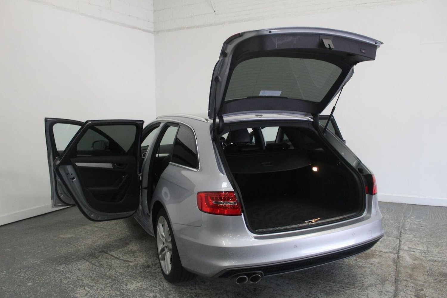 Used Audi A4 2015 for sale - 77937861: Photo 22