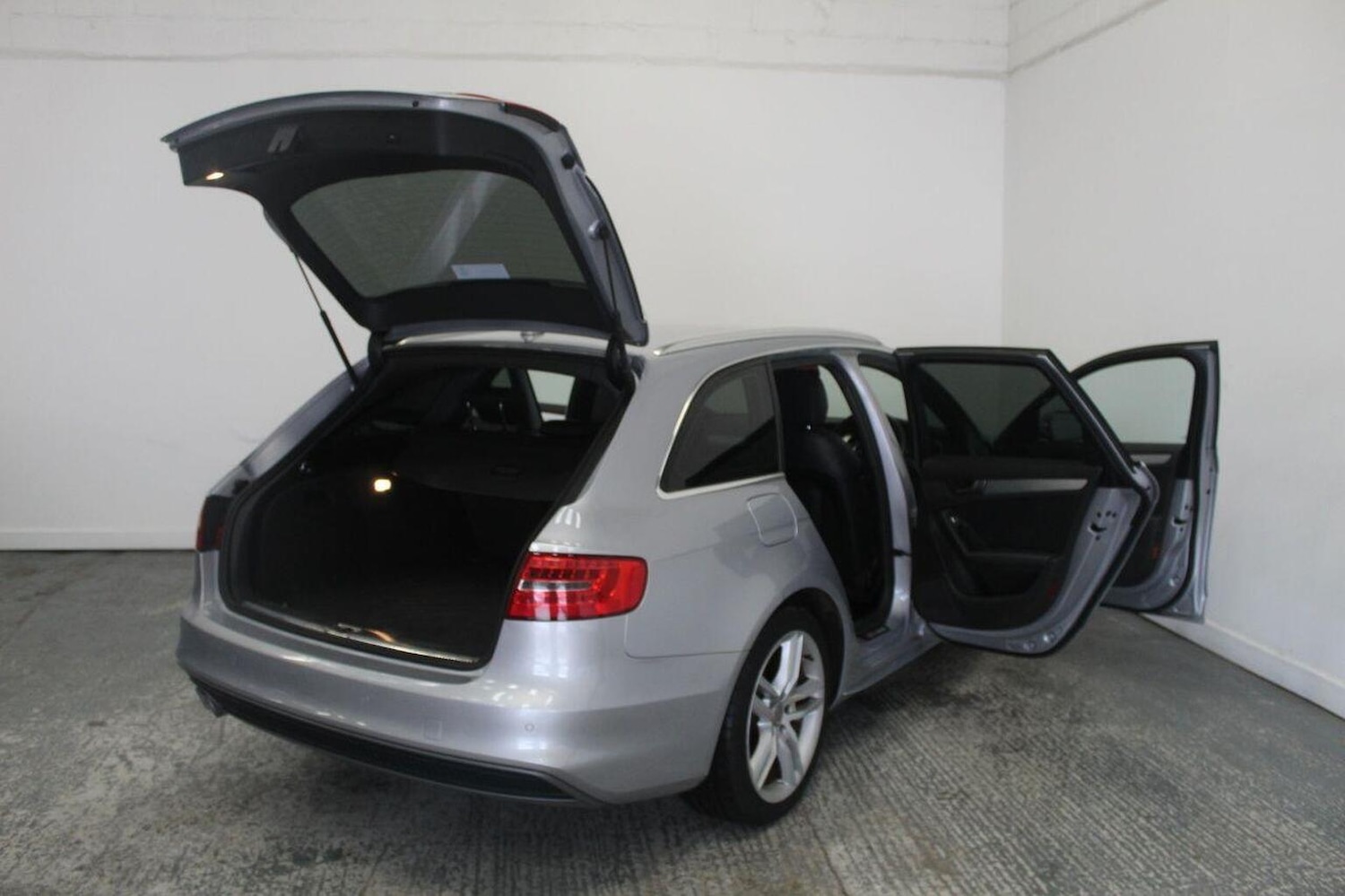 Used Audi A4 2015 for sale - 77937861: Photo 23