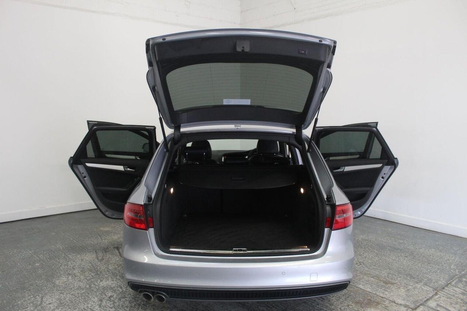 Used Audi A4 2015 for sale - 77937861: Photo 24